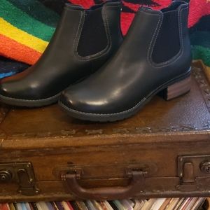 Eastland 7.5 W Jasmine Black Chelsea Ankle Boots